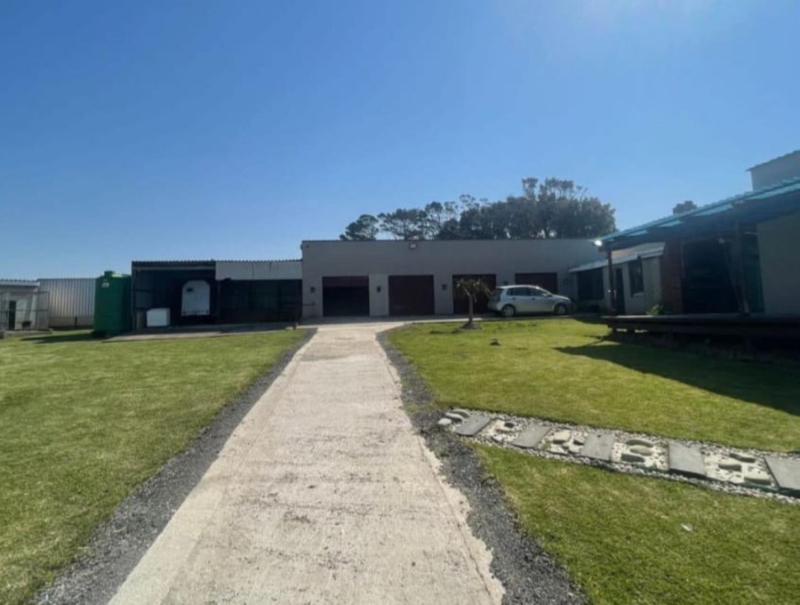Commercial Property for Sale in Cove Ridge East Eastern Cape